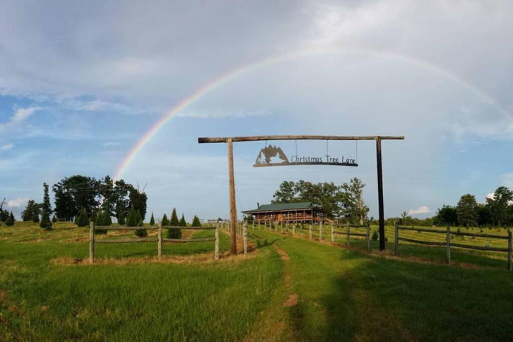 Rural Life On A Real Christmas Tree Farm! Hallmark Experience! Ozark Extérieur photo