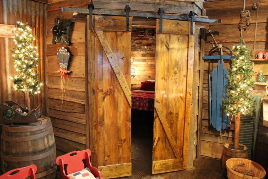 Rural Life On A Real Christmas Tree Farm! Hallmark Experience! Ozark Extérieur photo