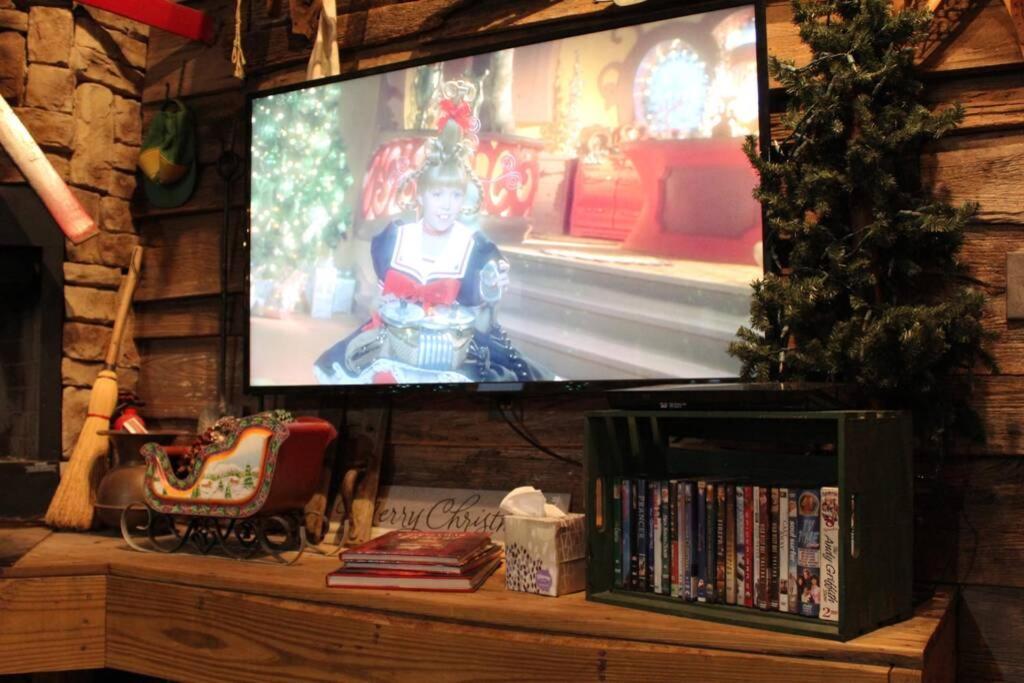 Rural Life On A Real Christmas Tree Farm! Hallmark Experience! Ozark Extérieur photo