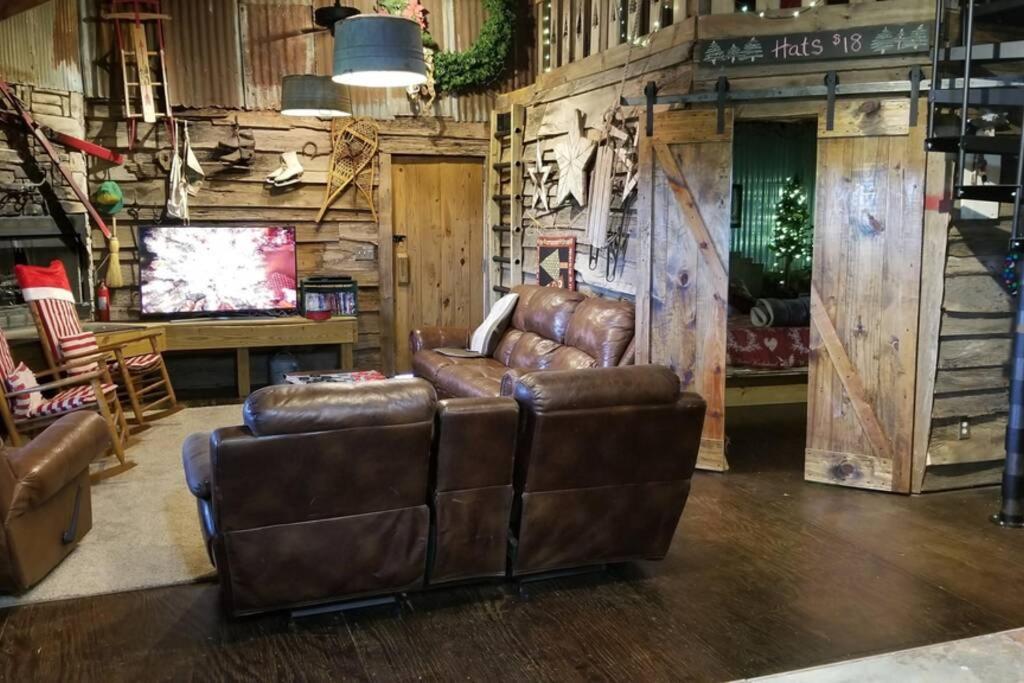 Rural Life On A Real Christmas Tree Farm! Hallmark Experience! Ozark Extérieur photo