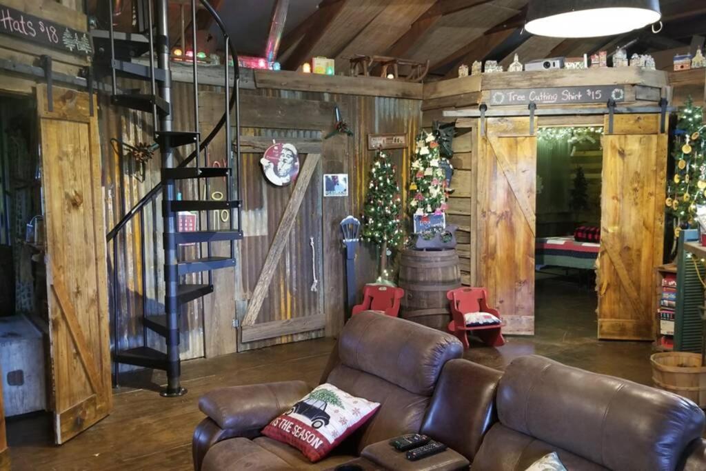 Rural Life On A Real Christmas Tree Farm! Hallmark Experience! Ozark Extérieur photo