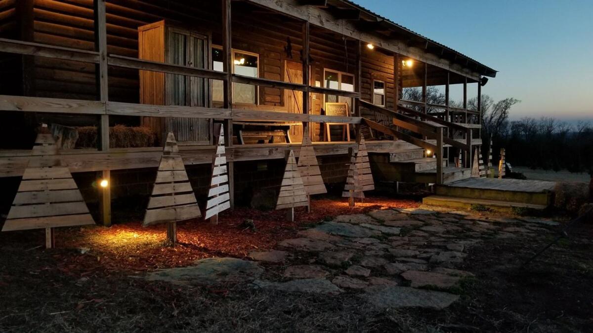 Rural Life On A Real Christmas Tree Farm! Hallmark Experience! Ozark Extérieur photo