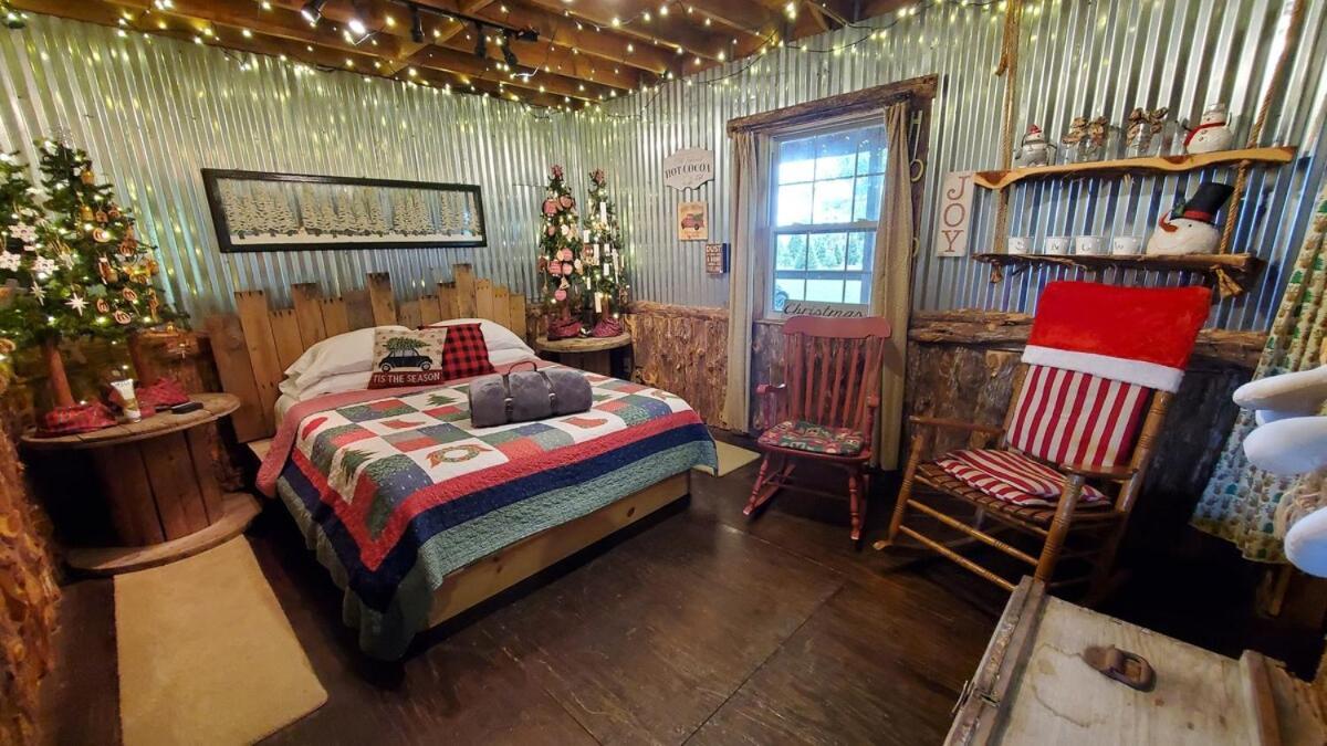 Rural Life On A Real Christmas Tree Farm! Hallmark Experience! Ozark Extérieur photo