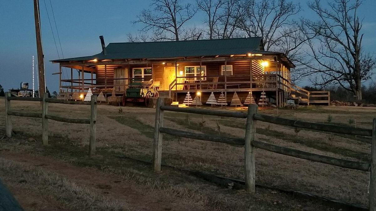 Rural Life On A Real Christmas Tree Farm! Hallmark Experience! Ozark Extérieur photo
